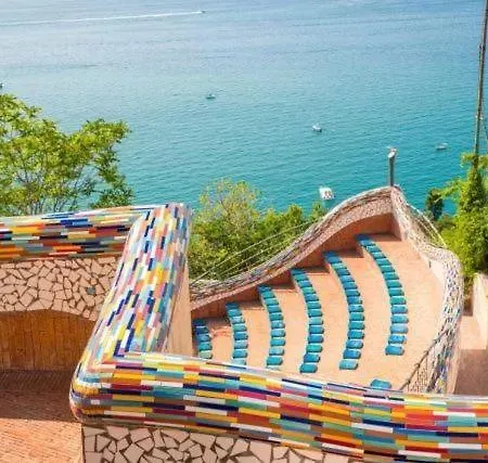 Due Su Due * Vietri sul Mare